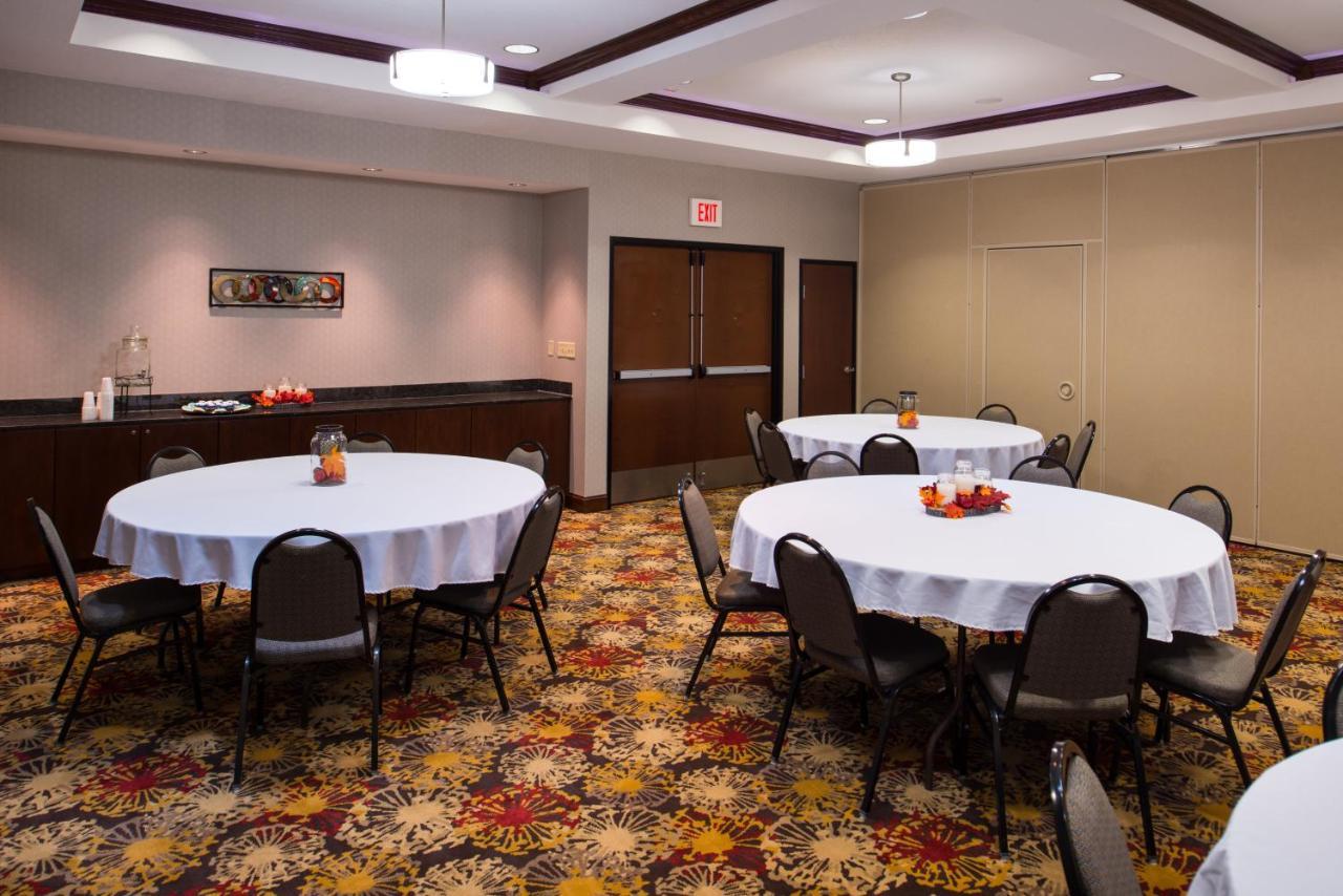 Holiday Inn Express & Suites Pittsburg By Ihg Exterior foto